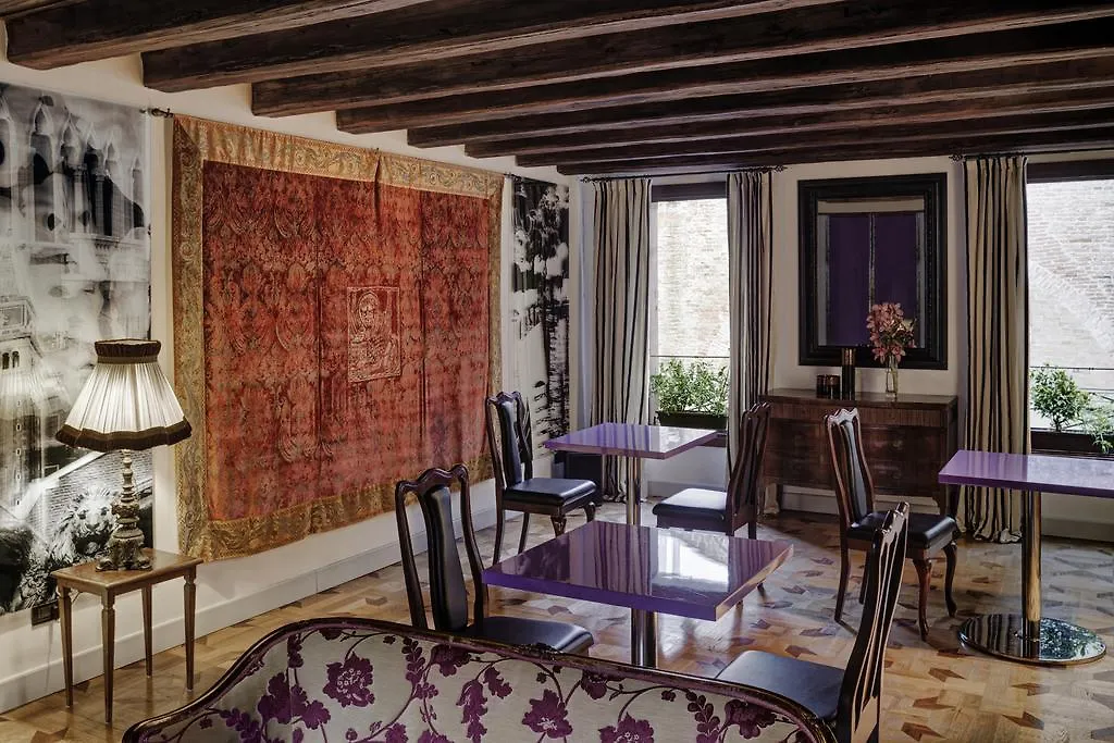 B&B Bloom Settimo Cielo Venice Bed & Breakfast