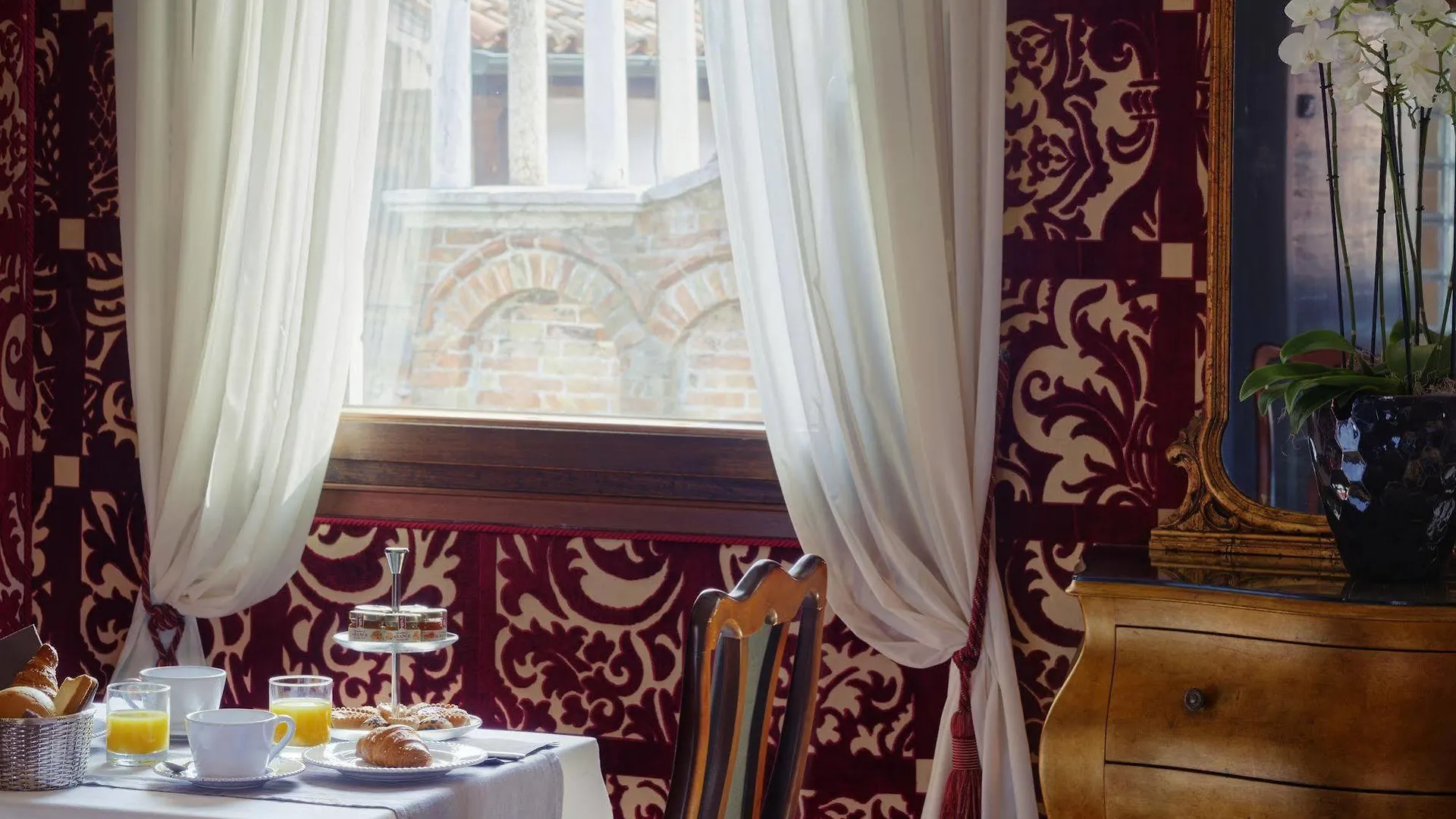 B&B Bloom Settimo Cielo Venice 3*,  Italy